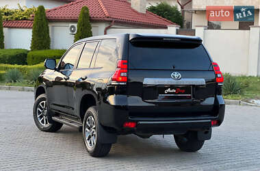 Внедорожник / Кроссовер Toyota Land Cruiser Prado 2022 в 
