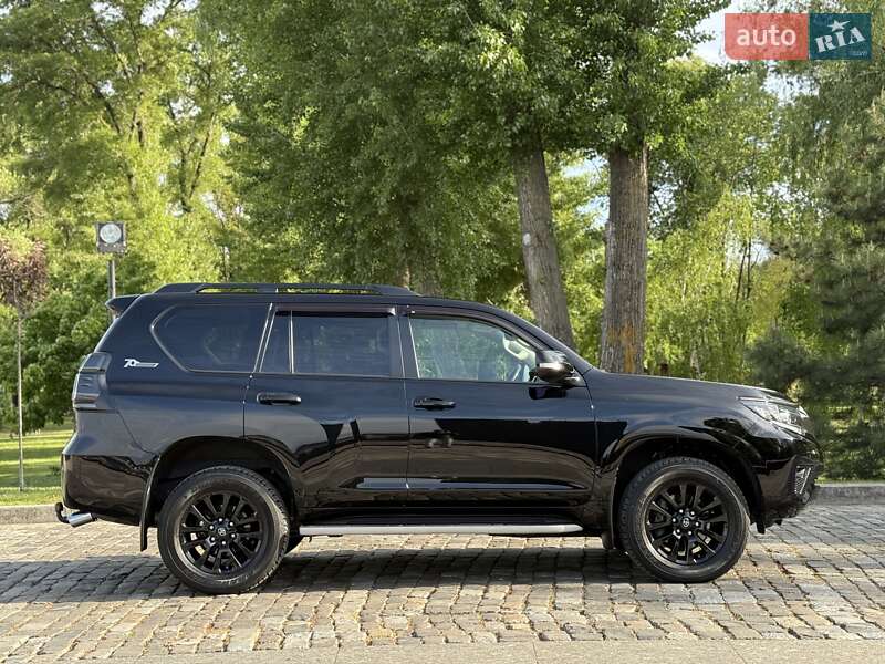 Позашляховик / Кросовер Toyota Land Cruiser Prado 2022 в Києві