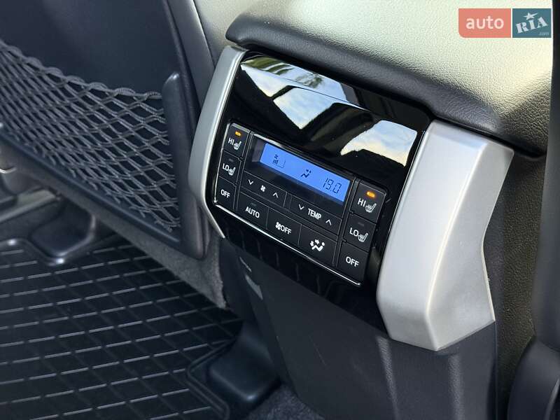 Позашляховик / Кросовер Toyota Land Cruiser Prado 2022 в Києві