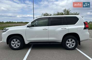 Внедорожник / Кроссовер Toyota Land Cruiser Prado 2018 в 