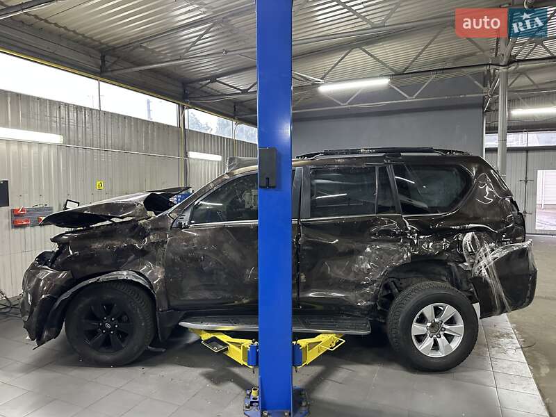 Внедорожник / Кроссовер Toyota Land Cruiser Prado 2019 в Днепре