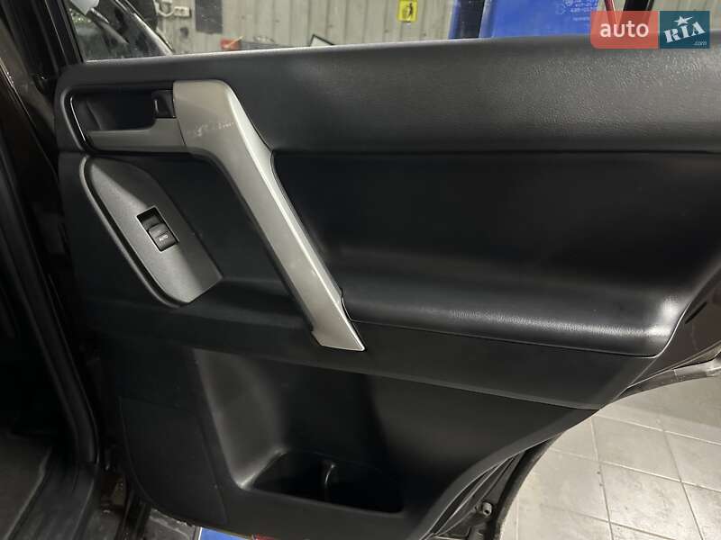 Внедорожник / Кроссовер Toyota Land Cruiser Prado 2019 в Днепре