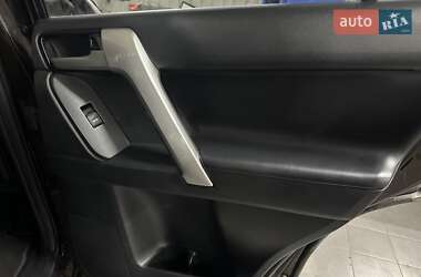 Позашляховик / Кросовер Toyota Land Cruiser Prado 2019 в 