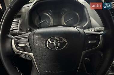 Позашляховик / Кросовер Toyota Land Cruiser Prado 2019 в 