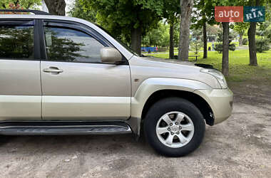 Внедорожник / Кроссовер Toyota Land Cruiser Prado 2004 в 