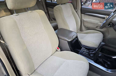 Внедорожник / Кроссовер Toyota Land Cruiser Prado 2004 в 