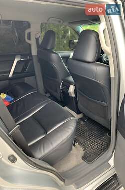 Позашляховик / Кросовер Toyota Land Cruiser Prado 2011 в 