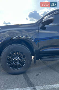 Позашляховик / Кросовер Toyota Land Cruiser Prado 2021 в 