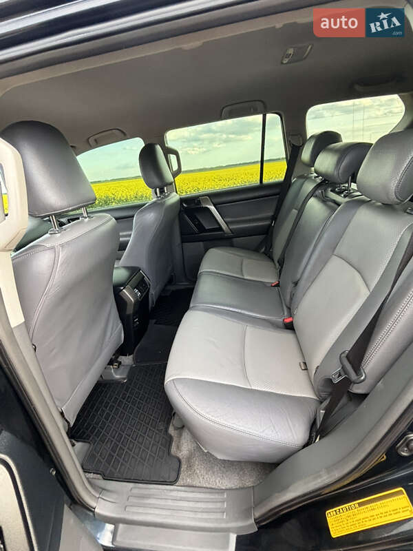 Внедорожник / Кроссовер Toyota Land Cruiser Prado 2012 в Новгород-Северском