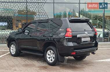 Позашляховик / Кросовер Toyota Land Cruiser Prado 2021 в 