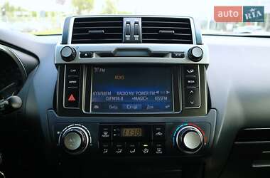 Позашляховик / Кросовер Toyota Land Cruiser Prado 2016 в 