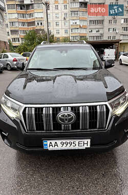 Внедорожник / Кроссовер Toyota Land Cruiser Prado 2017 в 