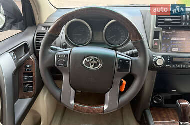 Позашляховик / Кросовер Toyota Land Cruiser Prado 2010 в 