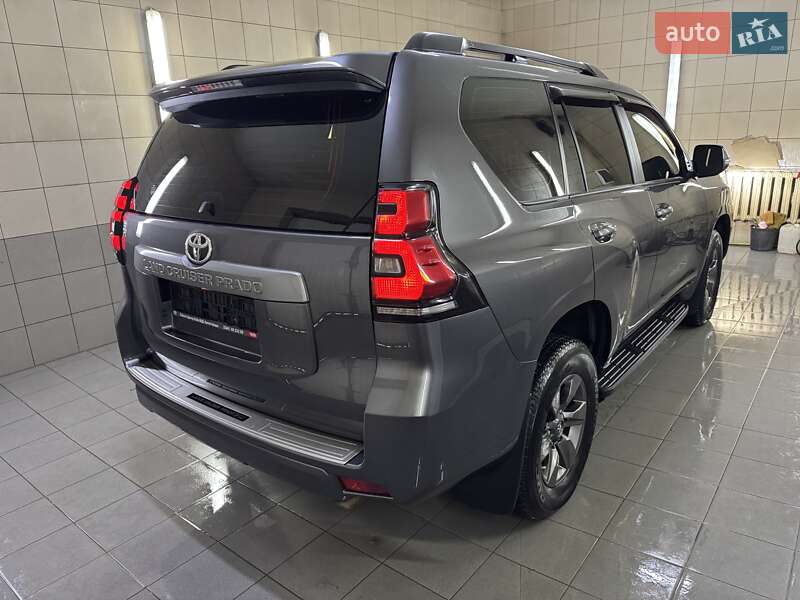 Позашляховик / Кросовер Toyota Land Cruiser Prado 2019 в Умані