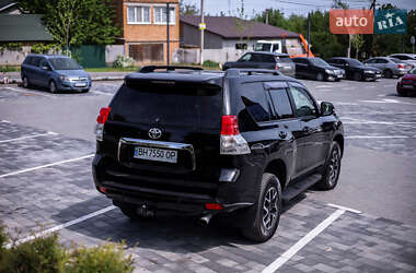 Позашляховик / Кросовер Toyota Land Cruiser Prado 2013 в 