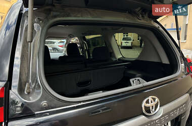 Внедорожник / Кроссовер Toyota Land Cruiser Prado 2023 в 