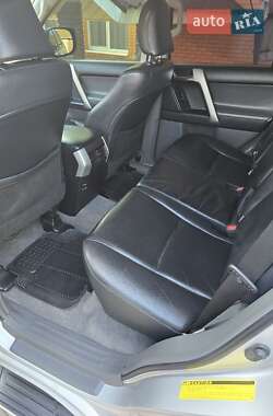 Внедорожник / Кроссовер Toyota Land Cruiser Prado 2010 в 