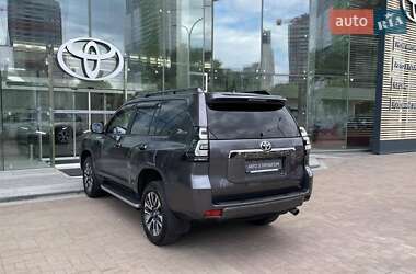 Внедорожник / Кроссовер Toyota Land Cruiser Prado 2022 в 