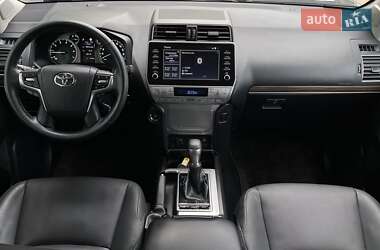 Внедорожник / Кроссовер Toyota Land Cruiser Prado 2022 в 