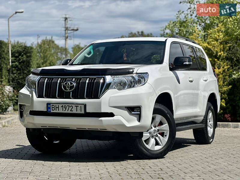 Позашляховик / Кросовер Toyota Land Cruiser Prado 2018 в 