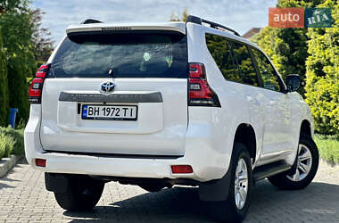 Позашляховик / Кросовер Toyota Land Cruiser Prado 2018 в 
