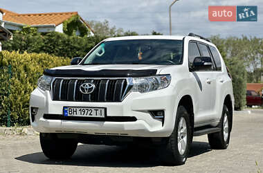 Позашляховик / Кросовер Toyota Land Cruiser Prado 2018 в 