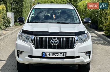 Позашляховик / Кросовер Toyota Land Cruiser Prado 2018 в 