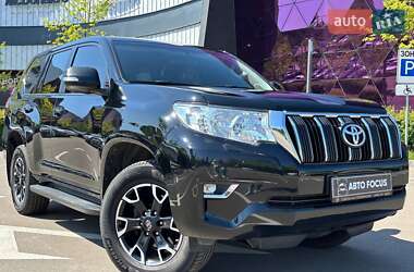 Внедорожник / Кроссовер Toyota Land Cruiser Prado 2021 в 