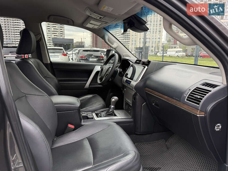 Внедорожник / Кроссовер Toyota Land Cruiser Prado 2017 в Киеве