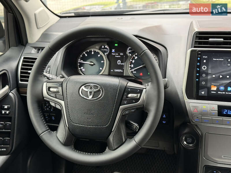 Внедорожник / Кроссовер Toyota Land Cruiser Prado 2017 в Киеве