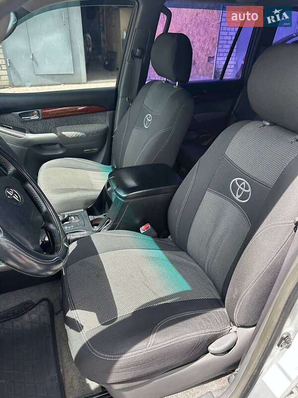 Внедорожник / Кроссовер Toyota Land Cruiser Prado 2005 в Харькове