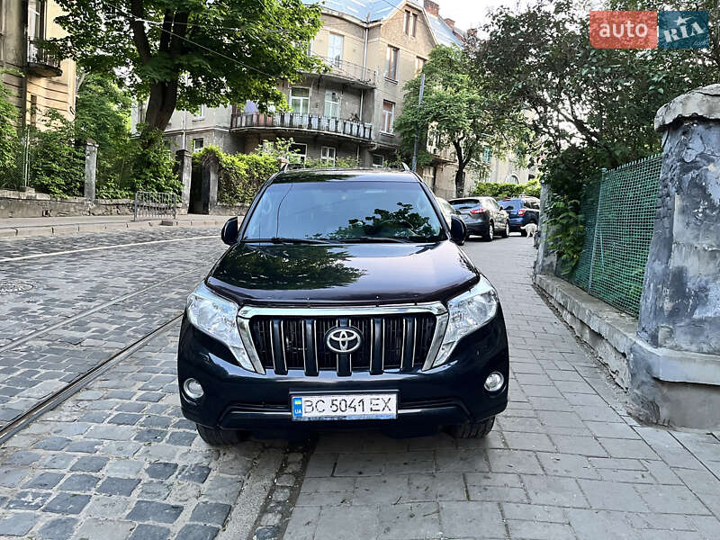 Внедорожник / Кроссовер Toyota Land Cruiser Prado 2016 в 