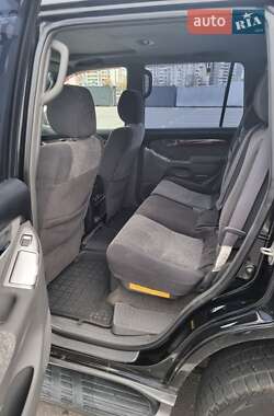 Внедорожник / Кроссовер Toyota Land Cruiser Prado 2005 в 