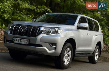 Позашляховик / Кросовер Toyota Land Cruiser Prado 2017 в 
