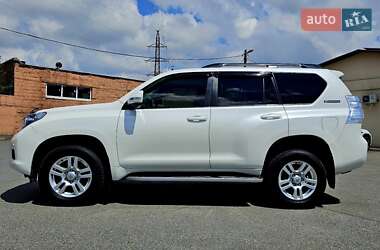 Позашляховик / Кросовер Toyota Land Cruiser Prado 2012 в 