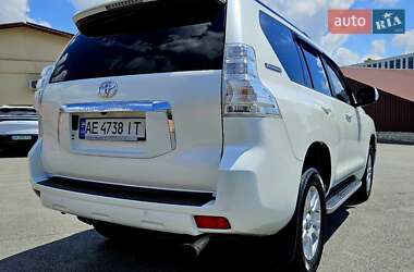 Позашляховик / Кросовер Toyota Land Cruiser Prado 2012 в 