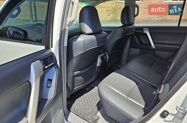 Позашляховик / Кросовер Toyota Land Cruiser Prado 2012 в 