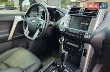 Позашляховик / Кросовер Toyota Land Cruiser Prado 2012 в 