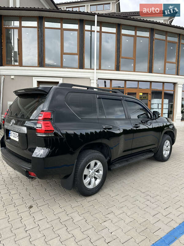 Внедорожник / Кроссовер Toyota Land Cruiser Prado 2019 в Черновцах