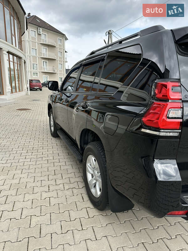 Внедорожник / Кроссовер Toyota Land Cruiser Prado 2019 в Черновцах
