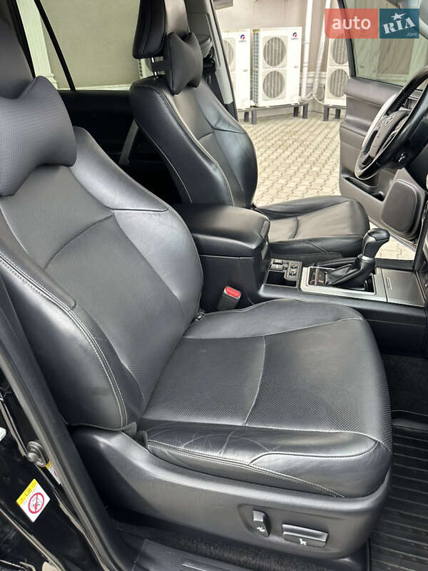 Внедорожник / Кроссовер Toyota Land Cruiser Prado 2019 в Черновцах