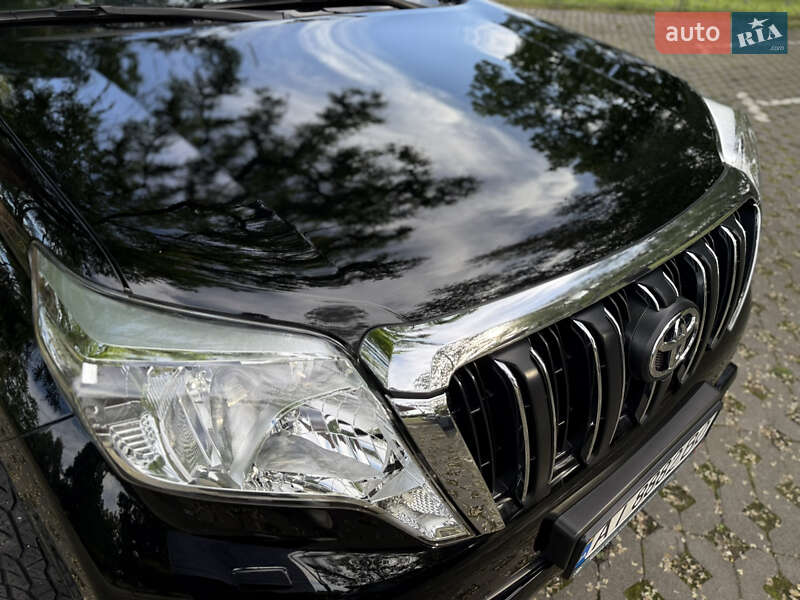 Позашляховик / Кросовер Toyota Land Cruiser Prado 2017 в Києві