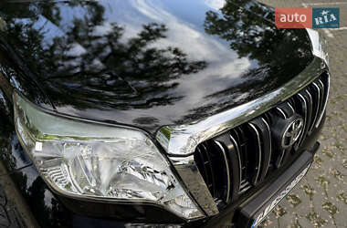 Внедорожник / Кроссовер Toyota Land Cruiser Prado 2017 в 
