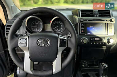 Внедорожник / Кроссовер Toyota Land Cruiser Prado 2017 в 