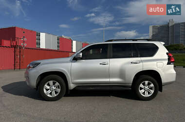 Позашляховик / Кросовер Toyota Land Cruiser Prado 2020 в 