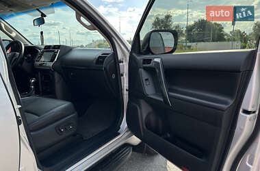 Позашляховик / Кросовер Toyota Land Cruiser Prado 2020 в 