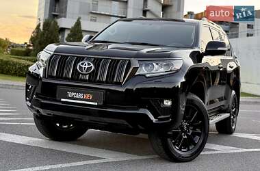 Внедорожник / Кроссовер Toyota Land Cruiser Prado 2022 в 