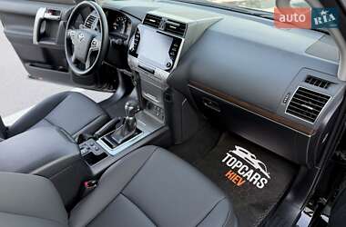 Внедорожник / Кроссовер Toyota Land Cruiser Prado 2022 в 