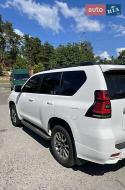 Внедорожник / Кроссовер Toyota Land Cruiser Prado 2019 в 