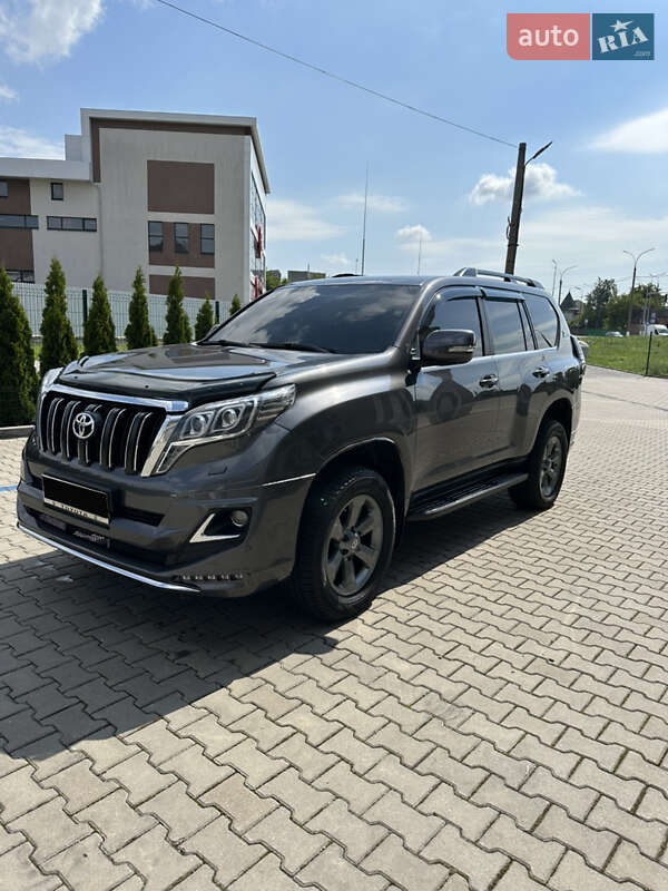 Toyota Land Cruiser Prado 2013